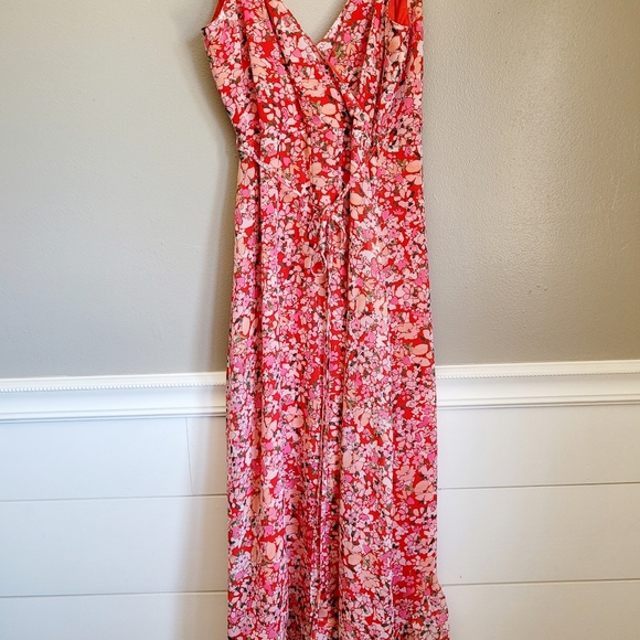 Q+A Los Angeles Floral Wrap Dress - Picture 7 of 10